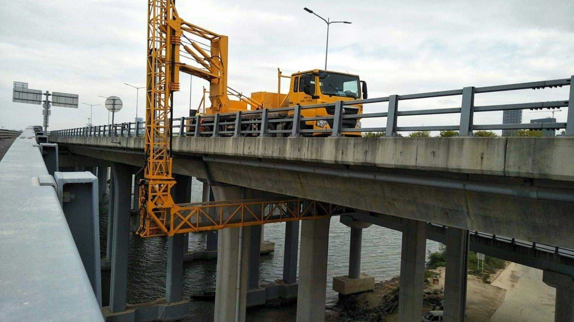 汽車式橋梁檢測車