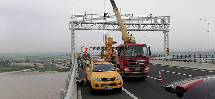橋梁排水管安裝設備