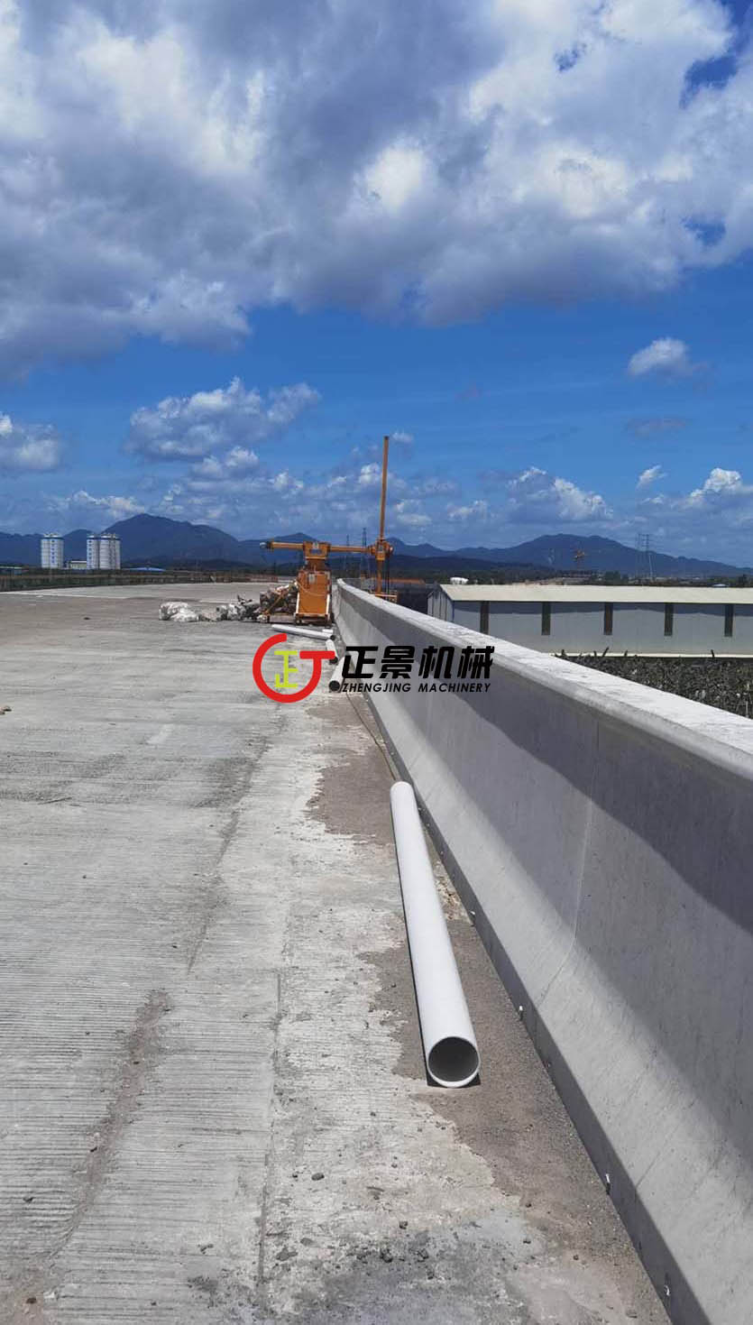 橋梁排水管安裝設備