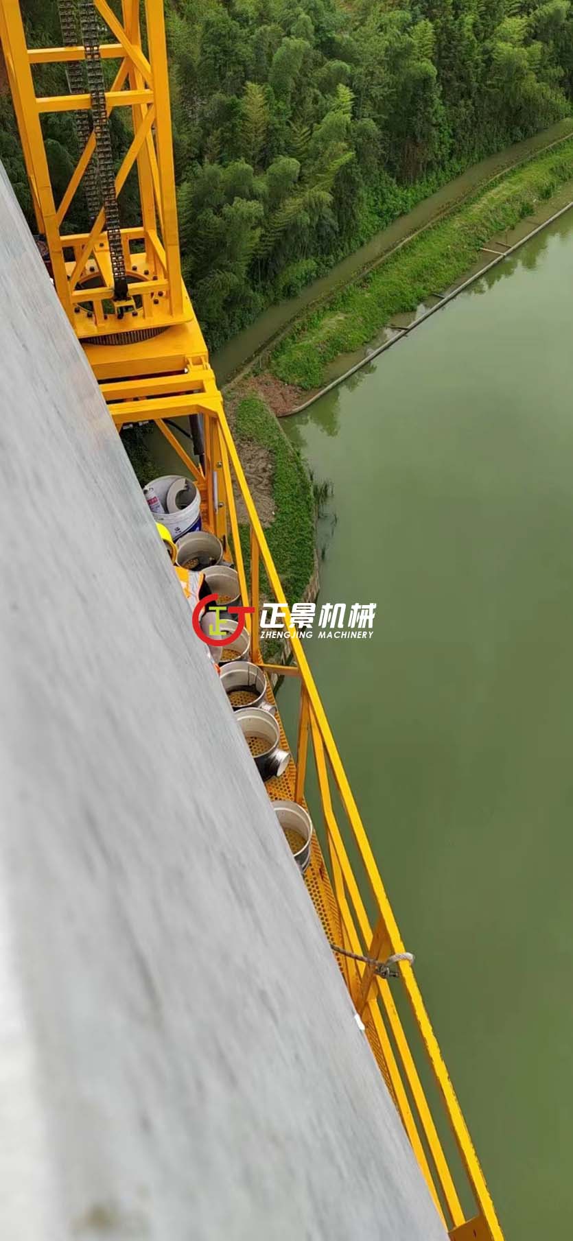 橋梁排水管安裝設備