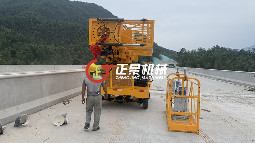 橋梁排水管安裝設備