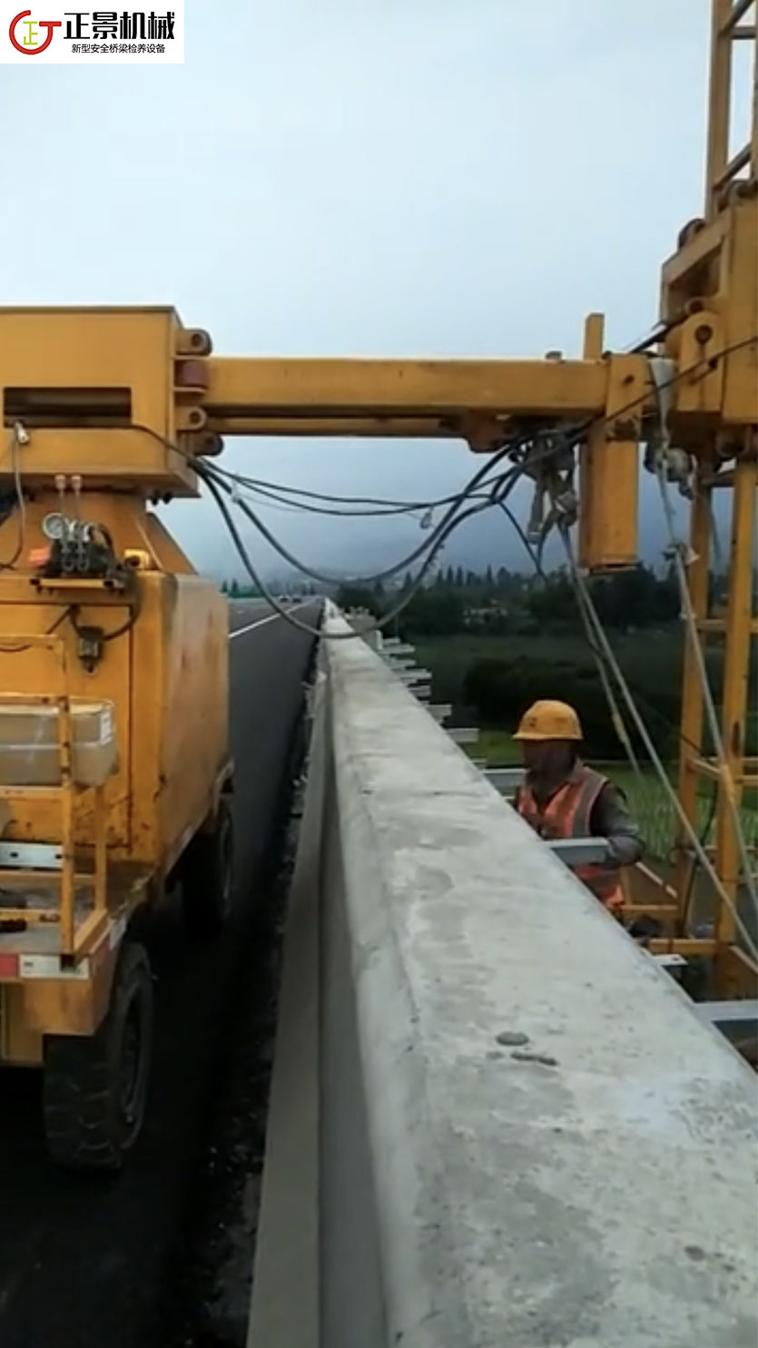 橋梁排水管安裝車